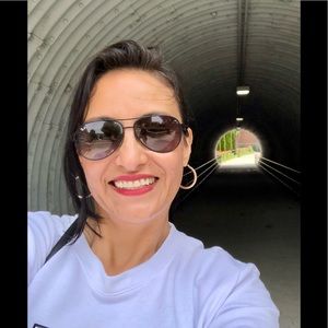 Meet your Posher, Alis